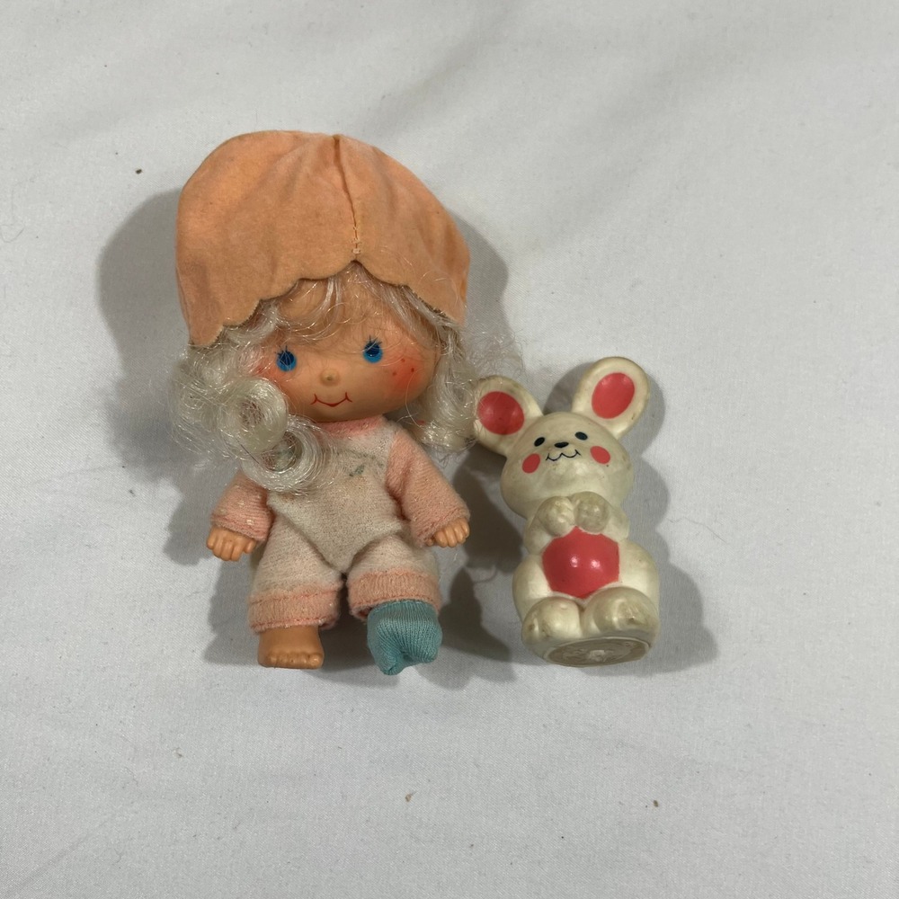 Strawberry Shortcake Apricot Doll with Hopsalot Bunny 1979 Vintage 80s Toy